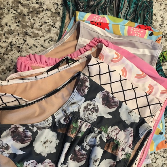 NFS/FTO need trades in M same prints for these XS - Picture 1 of 1